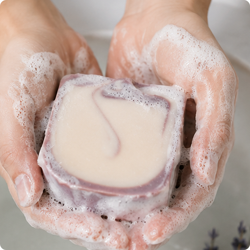 Naturally moisturizing lather