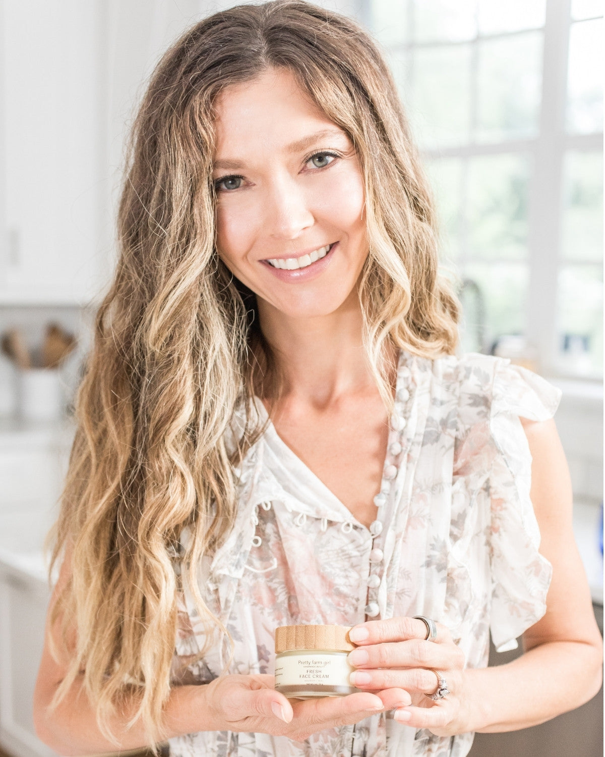 Jen, founder of Pretty Farm Girl