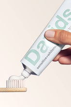 Load image into Gallery viewer, Davids Hydroxi™ Sensitive + Whitening Nano-Hydroxyapatite Premium Toothpaste Peppermint
